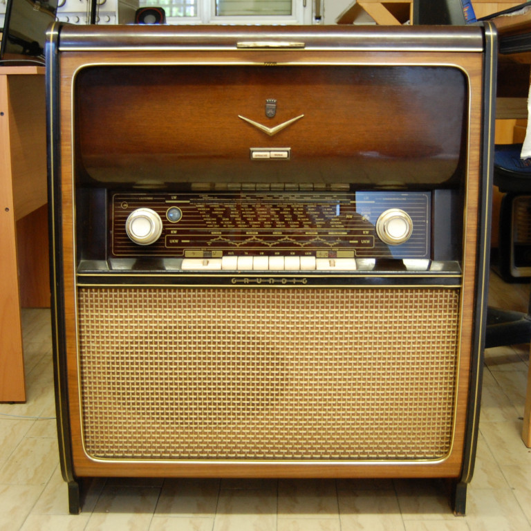 1958-Grundig-Majestic